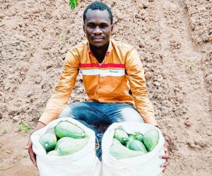 El Elyon Kapungu, Ingénieur en BTP et propriétaire d’une ferme agricole